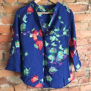a.n.a. Floral button up blouse